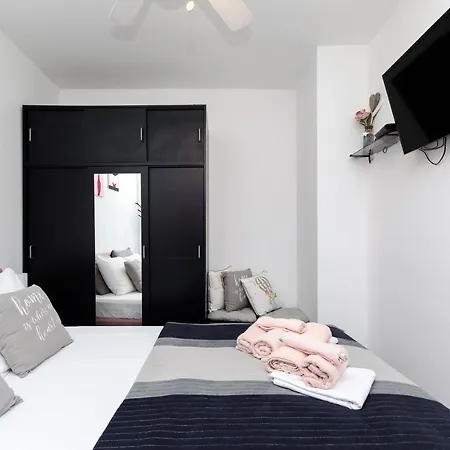 Apartament Mare *